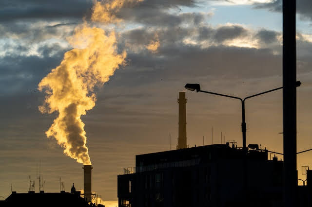 Emissioni industriali - Foto di Piotr Twardowski da Pexels